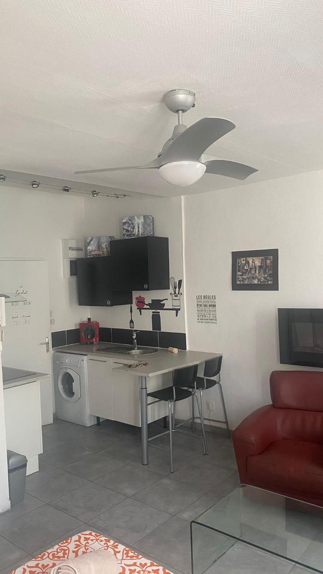 Le Suffren, Ventile ,Wifi, A 100 M De La Plage Toulon Buitenkant foto